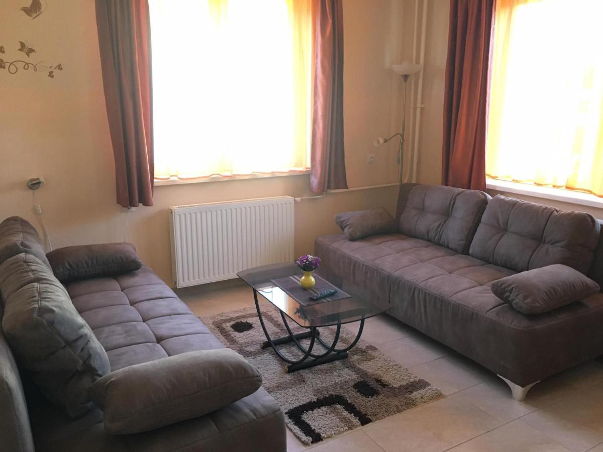 Apartment Adel *