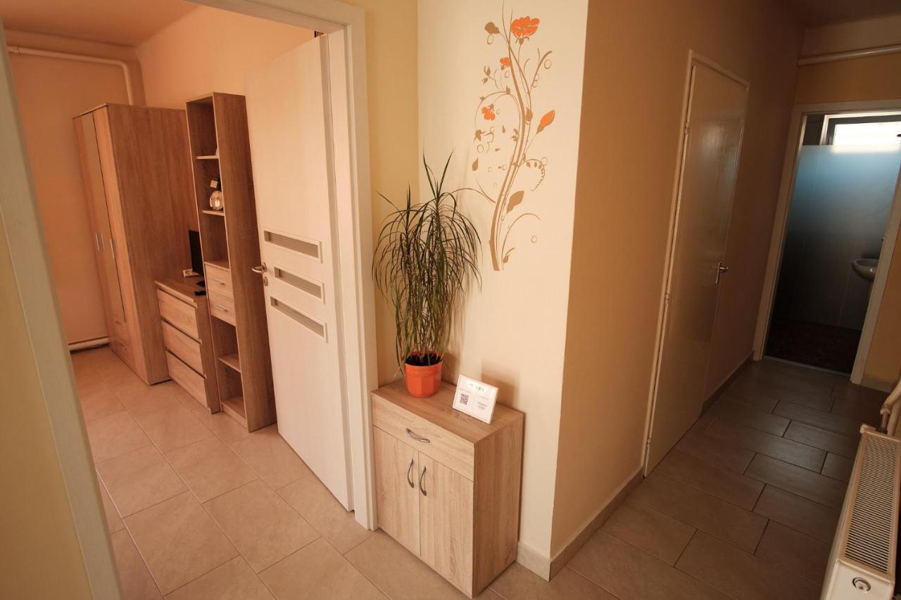 Apartment Adel